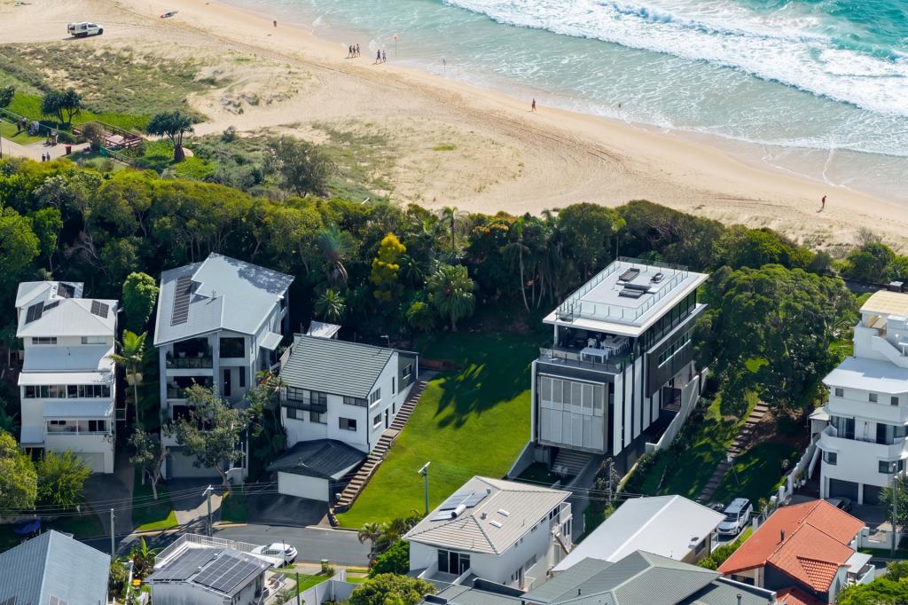 25 Brakes Cres, Miami, QLD 4220