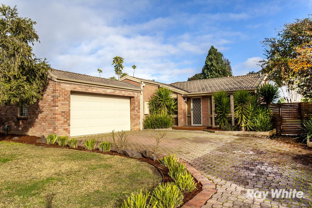 4 Murray Cres, Rowville, VIC 3178