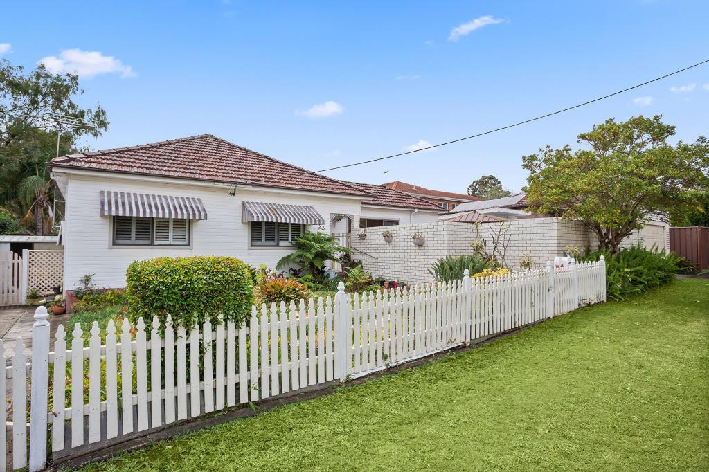 23 Wonoona Pde E, Oatley, NSW 2223