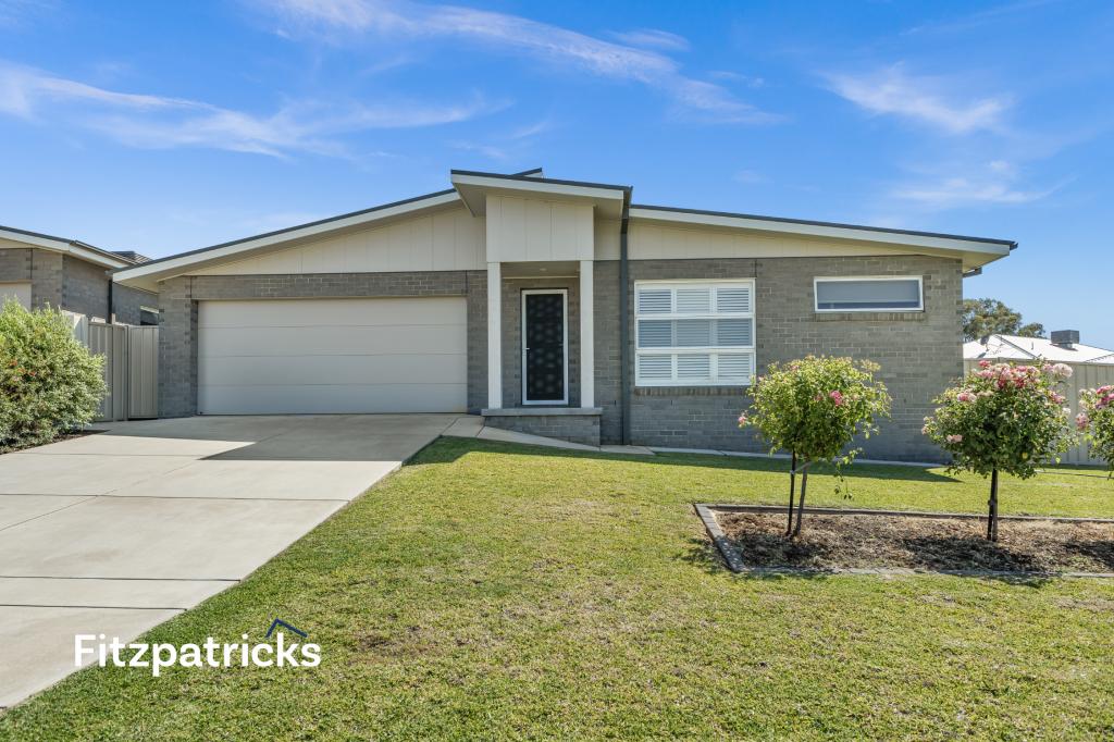 14 Kentucky Cres, Gobbagombalin, NSW 2650