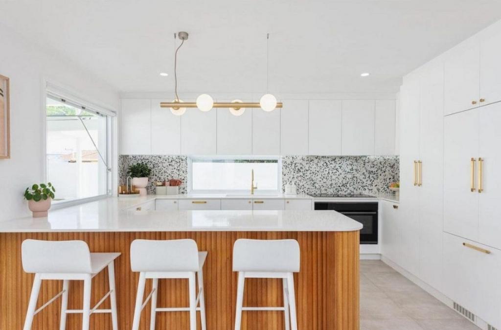 2/57 Nobby Pde, Miami, QLD 4220