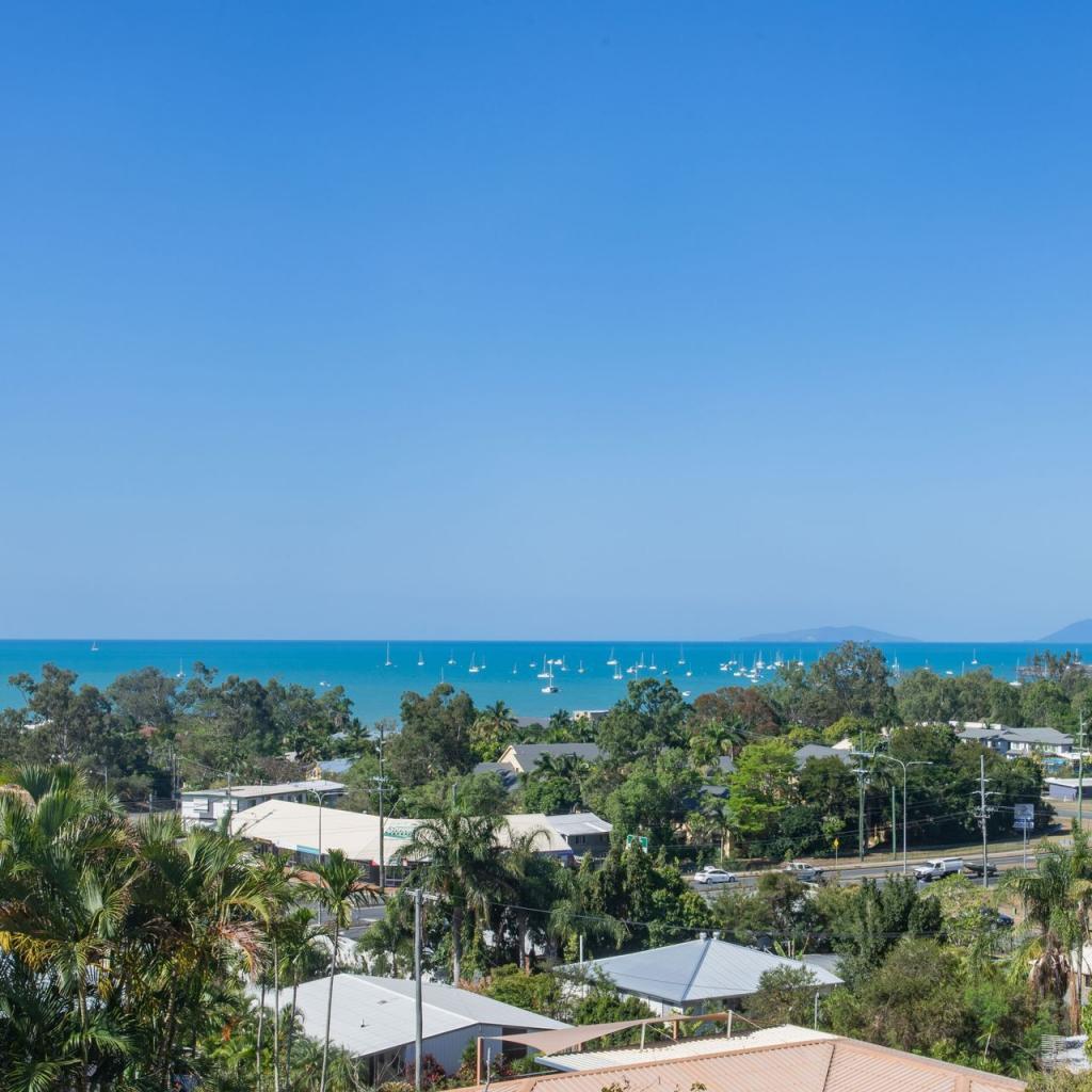 9 Woomerah Ave, Cannonvale, QLD 4802