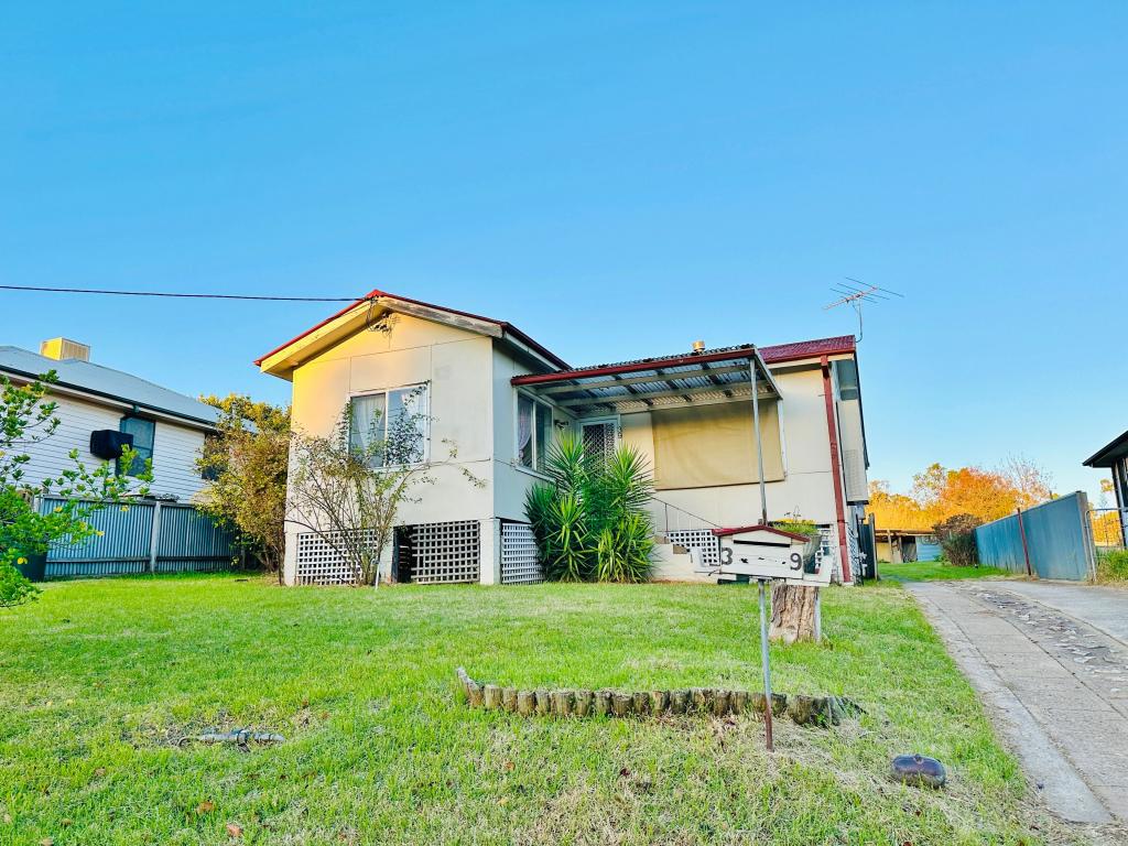 39 Blackett Ave, Young, NSW 2594