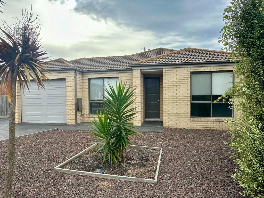 2 Silverstone Dr, Cowes, VIC 3922