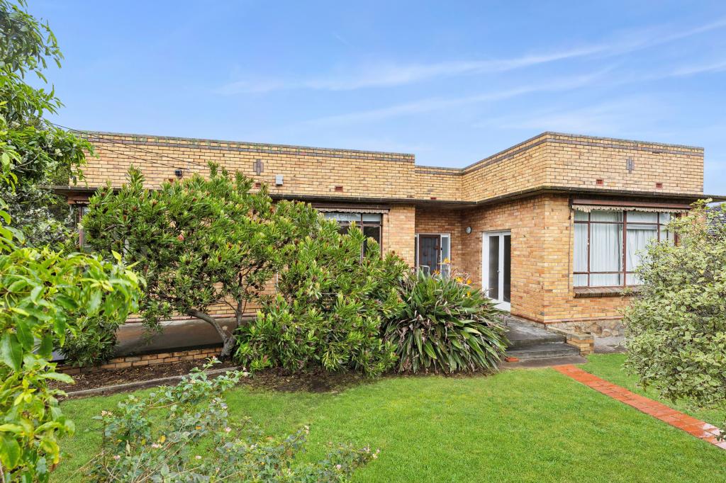 166 Thompson Rd, North Geelong, VIC 3215