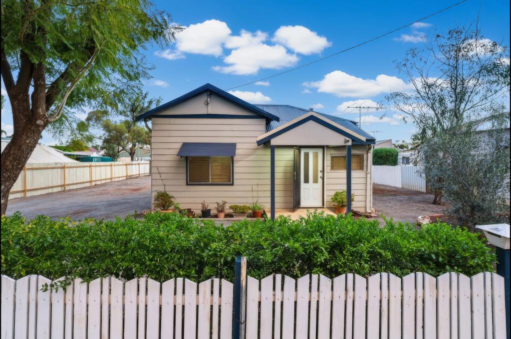 27 Rosenberg Cres, Kalgoorlie, WA 6430