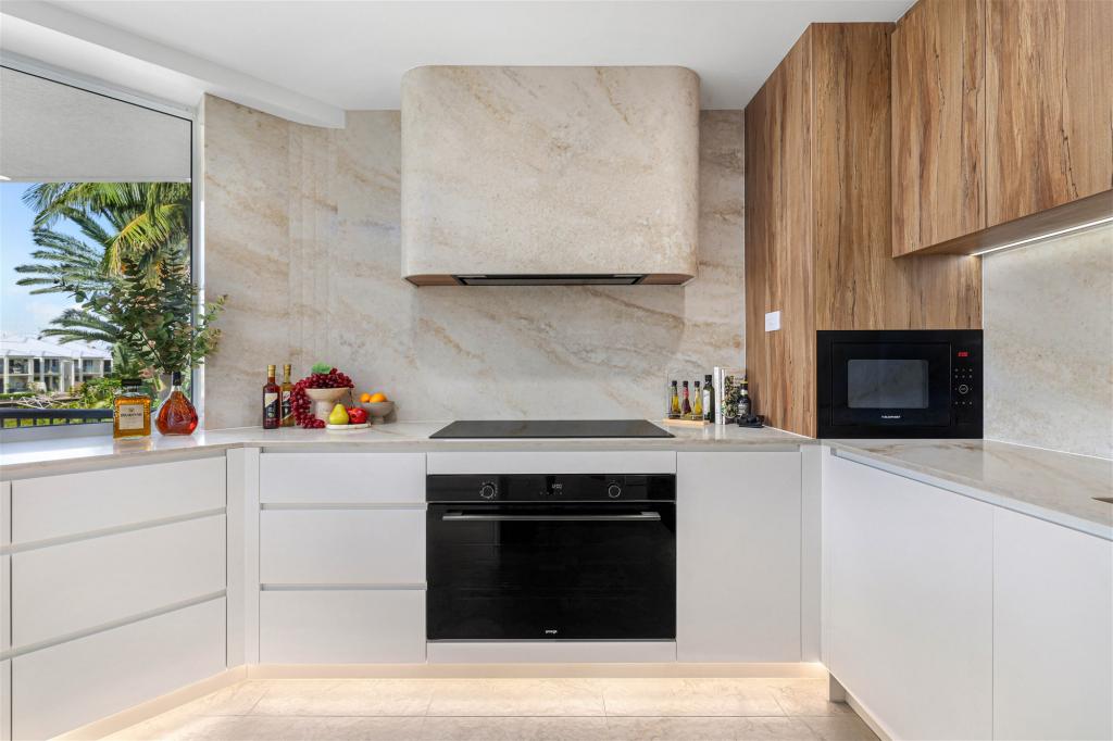 20/41a Broadwater St, Runaway Bay, QLD 4216