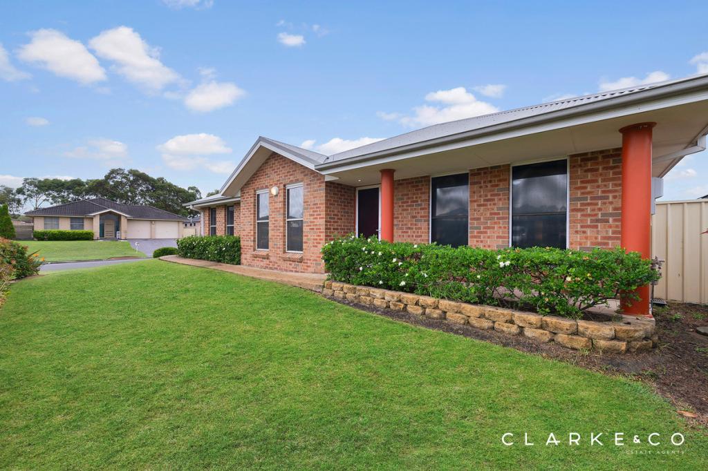 4 Strutt Cres, Metford, NSW 2323