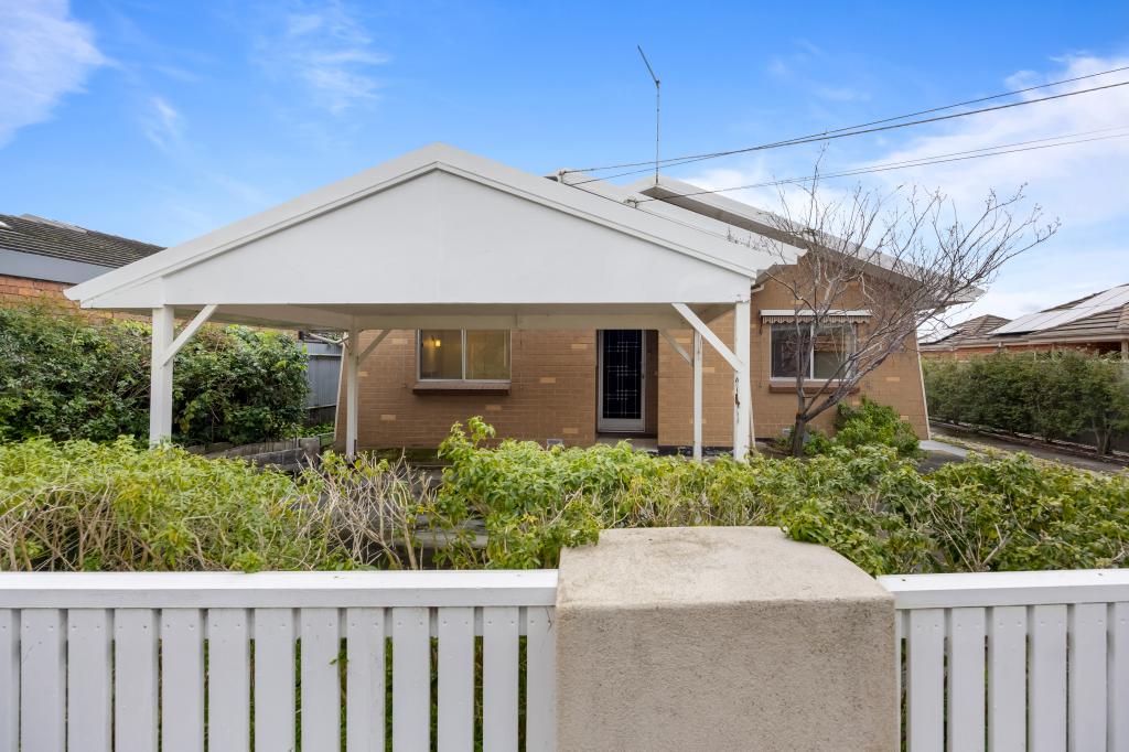 1/10 Lake St, Lake Wendouree, VIC 3350