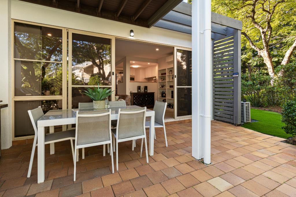 2127 South Shields Dr, Benowa, QLD 4217