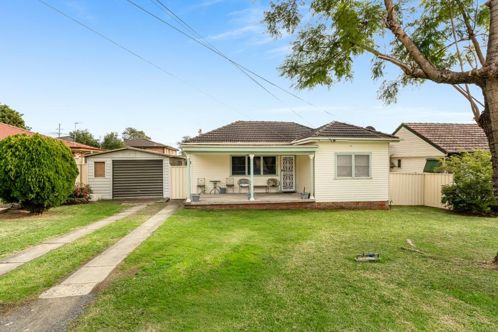 9 Lionel St, Ingleburn, NSW 2565