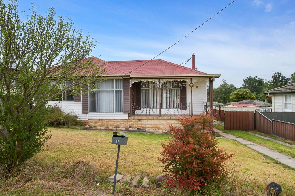 6 Prince Ave, Uralla, NSW 2358