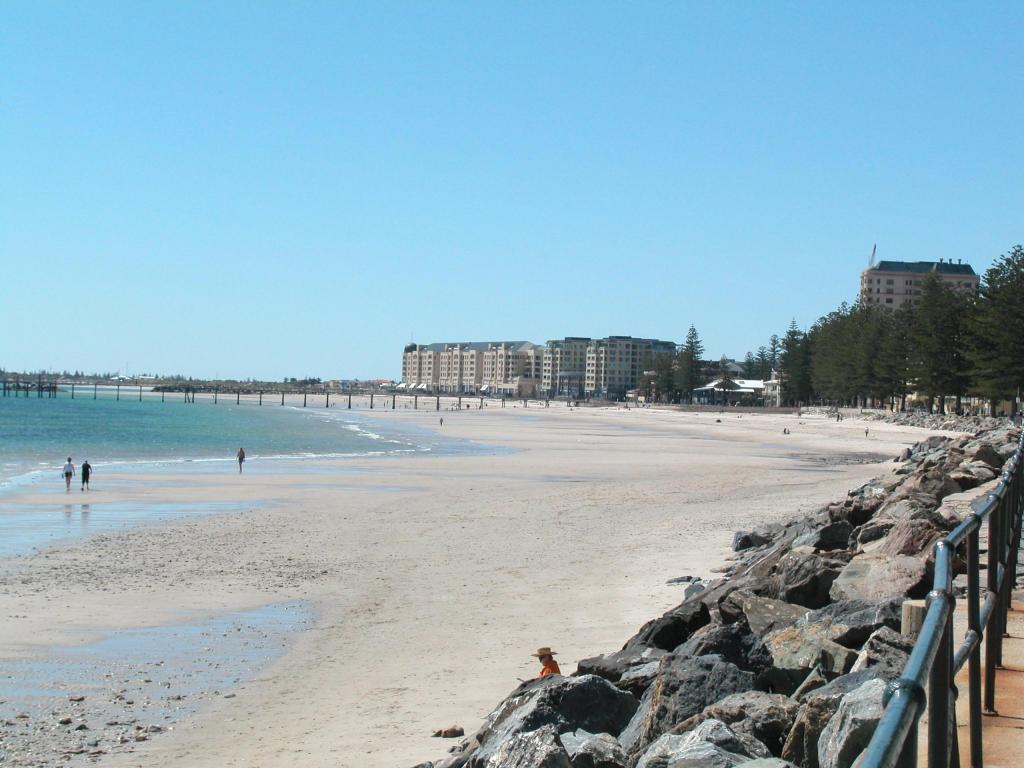 2 / 28 Moseley St, Glenelg, SA 5045