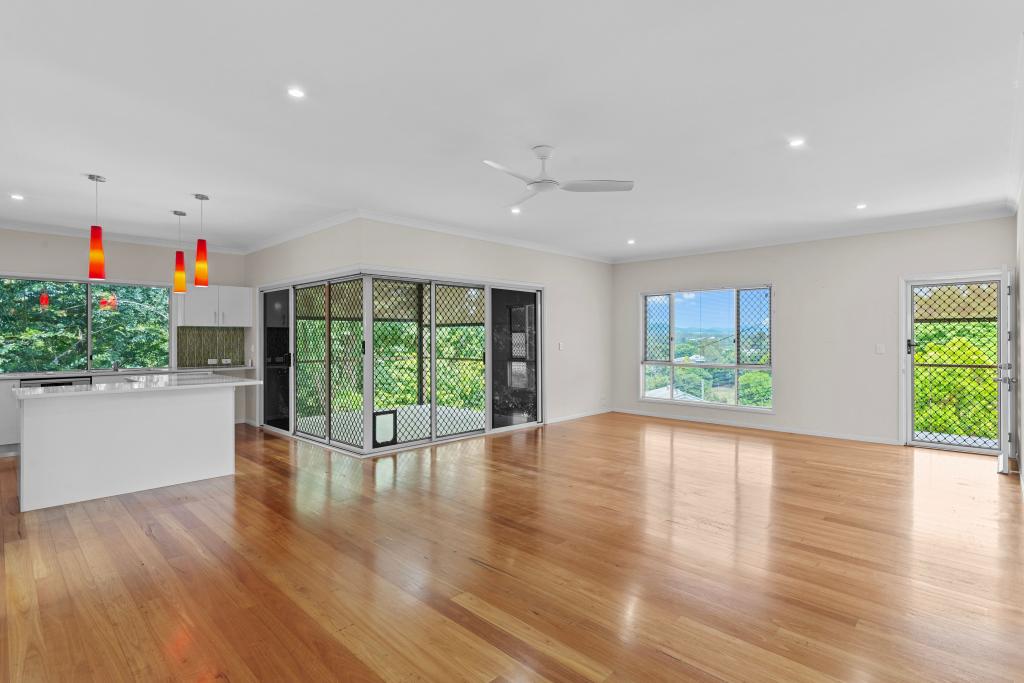 32 Crown Rd, Gympie, QLD 4570