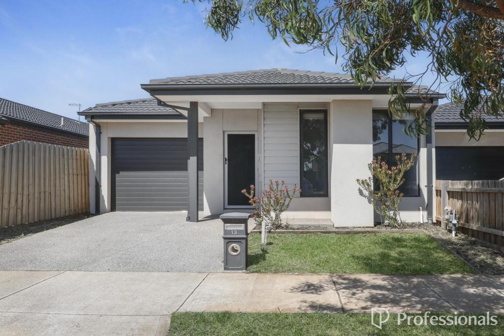 13 Westbourne St, Strathtulloh, VIC 3338