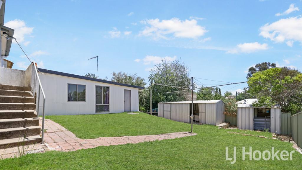 17 Moresby Way, West Bathurst, NSW 2795