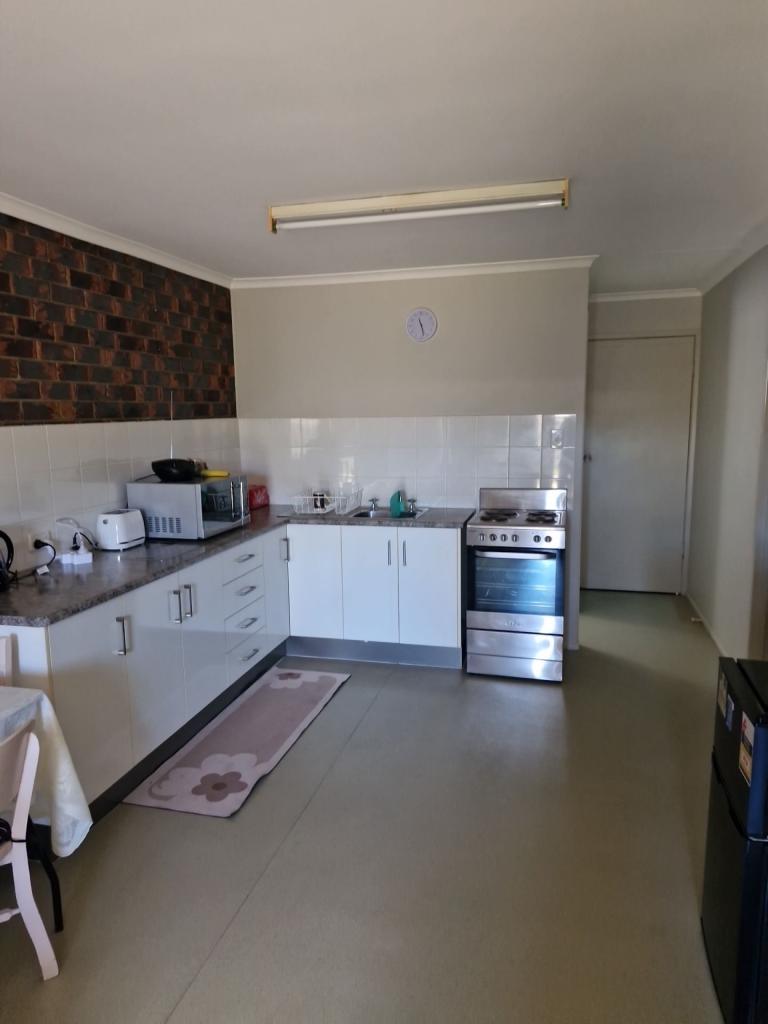 2/202 Cambridge St, Granville, QLD 4650