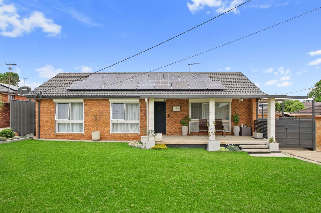 42 Rebecca St, Colyton, NSW 2760