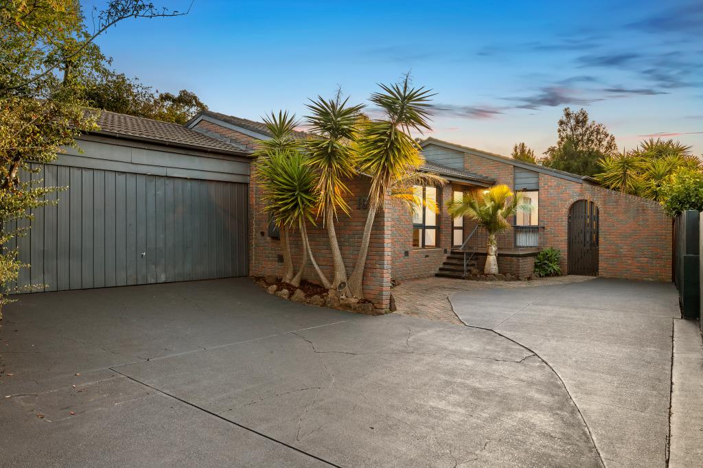 16 Chester Ct, Endeavour Hills, VIC 3802