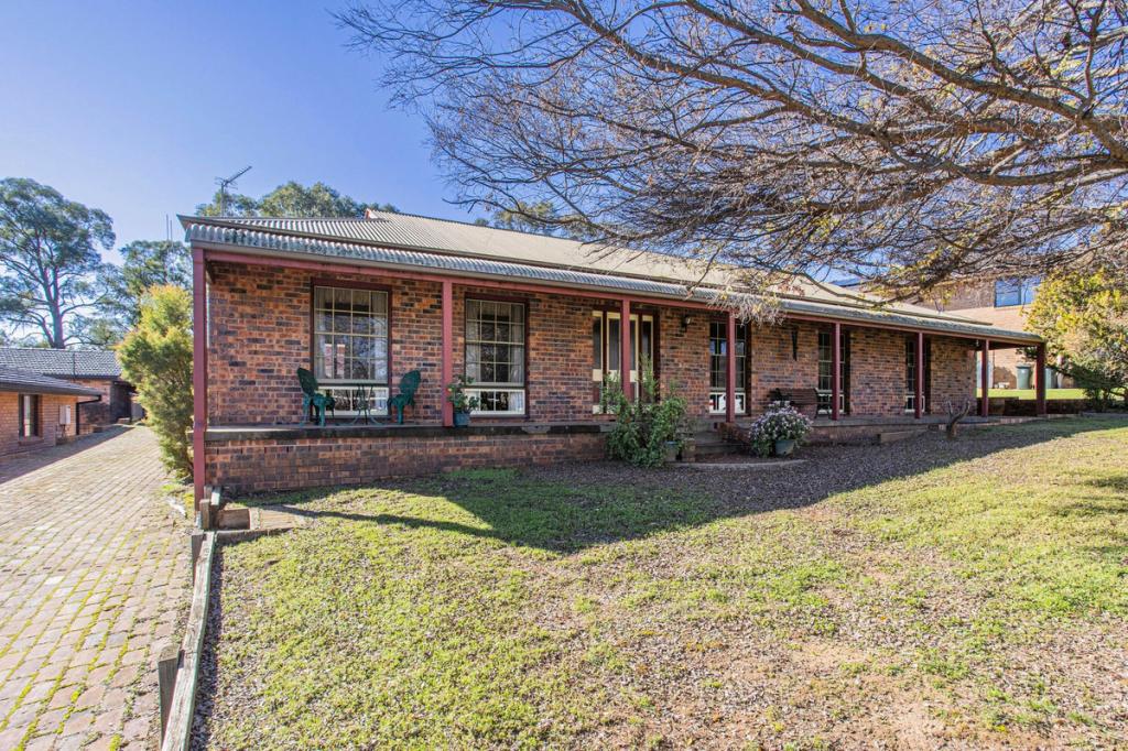 2 Amaroo Ave, Cowra, NSW 2794