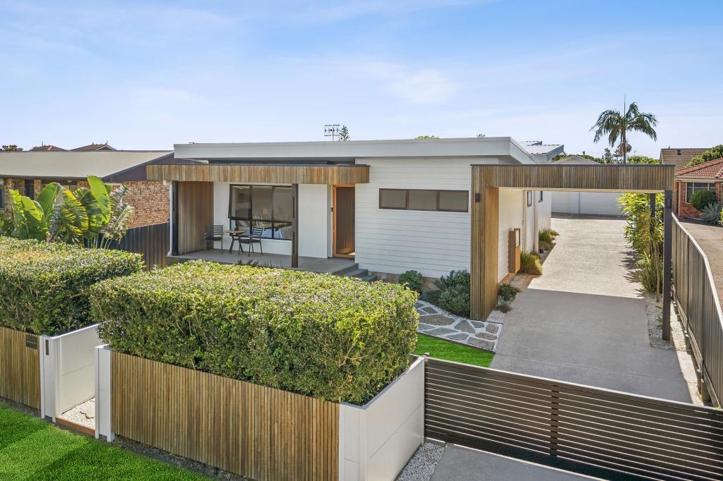 8 Karooah Ave, Blue Bay, NSW 2261