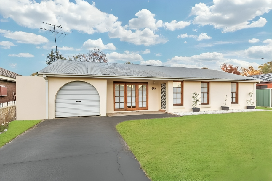 15 Scarvell Ave, Mcgraths Hill, NSW 2756