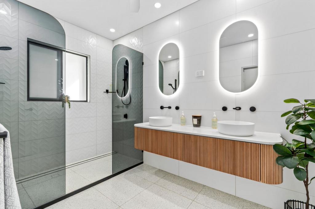 4 Dorrigo Cres, Karama, NT 0812