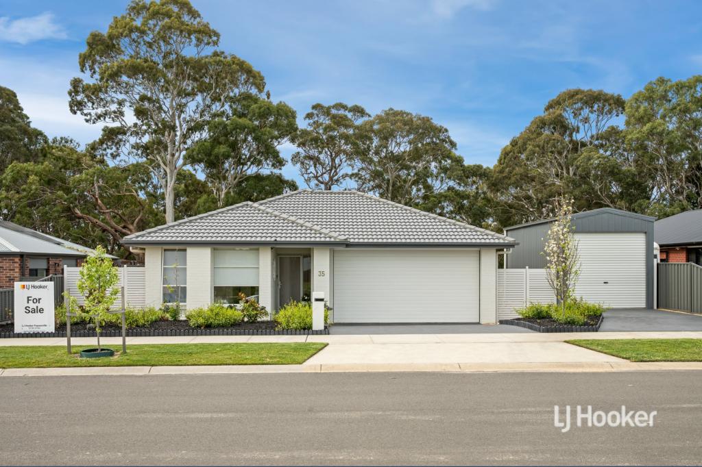 35 Houghton Cres, Eagle Point, VIC 3878
