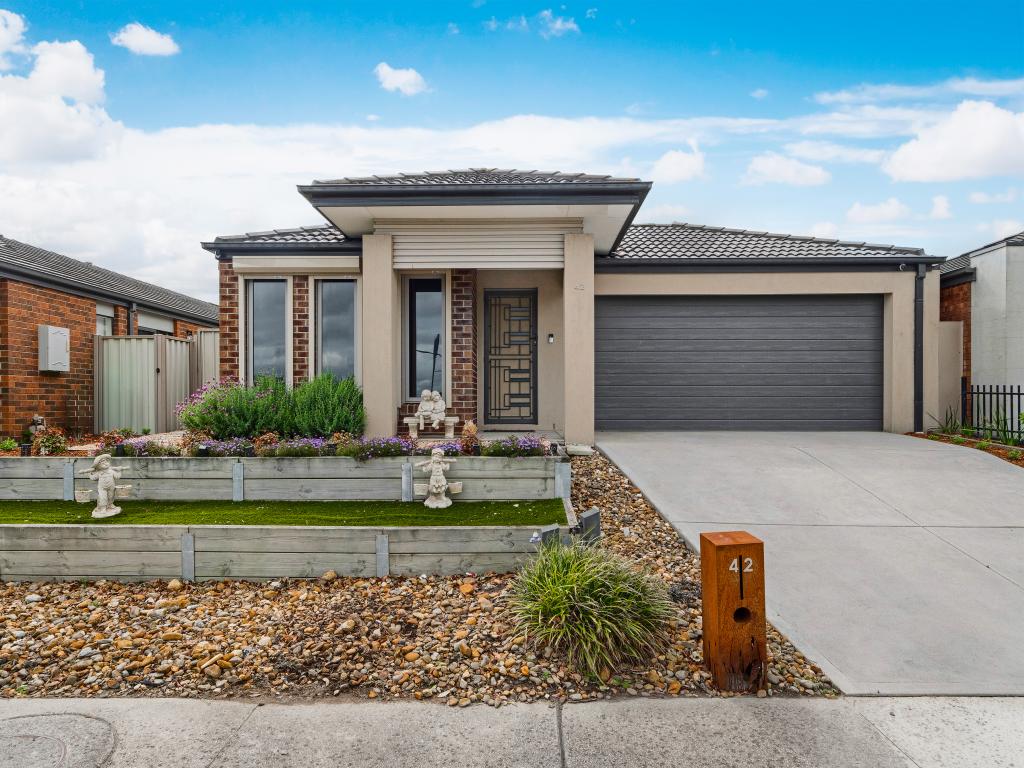 42 Victory Dr, Pakenham, VIC 3810