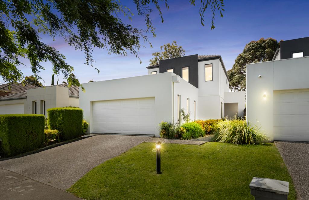 2 Sovereign Manors Cres, Rowville, VIC 3178