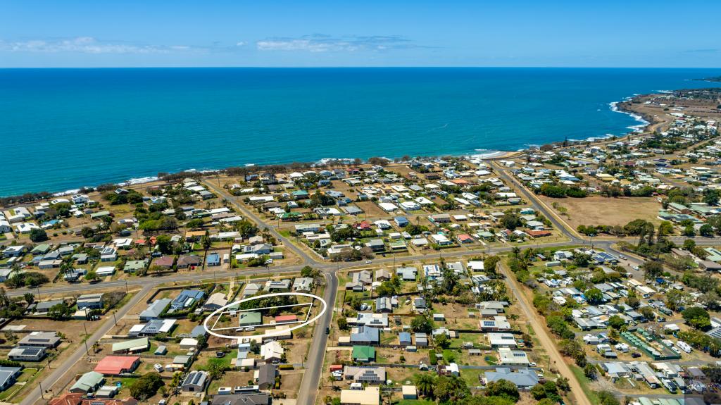 4 Hansen St, Burnett Heads, QLD 4670