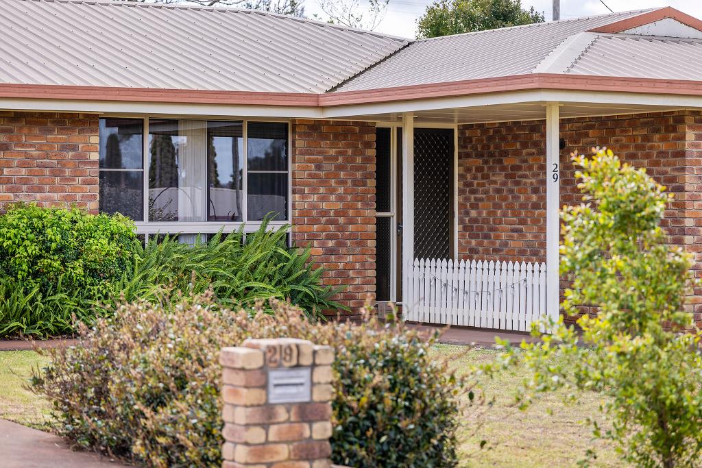 29 Seppelt St, Wilsonton Heights, QLD 4350