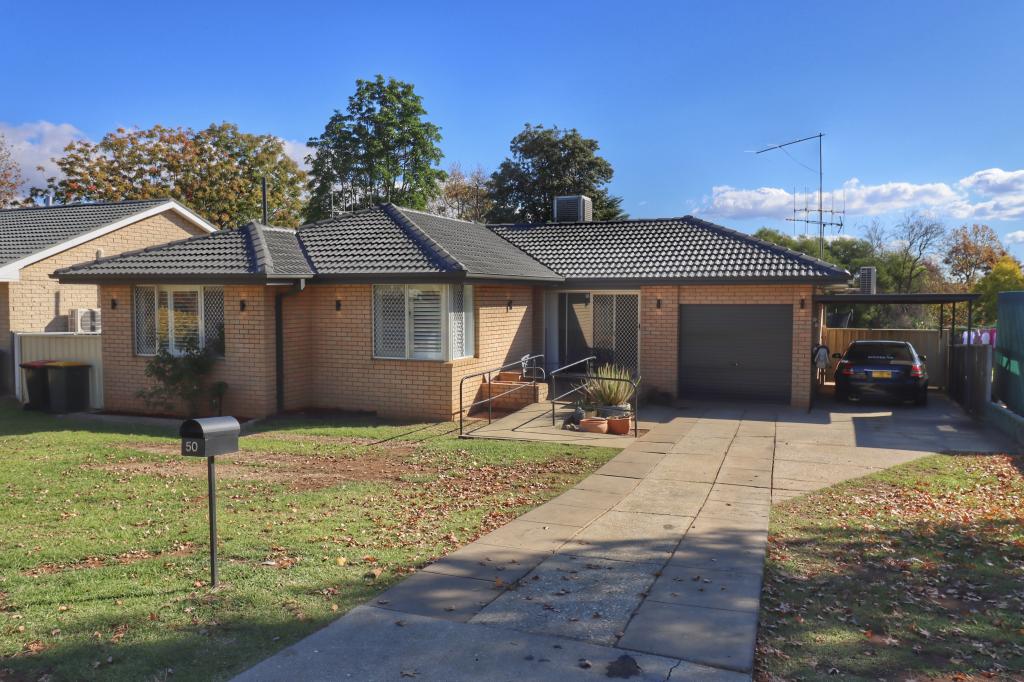 50 Kibbler St, Cowra, NSW 2794