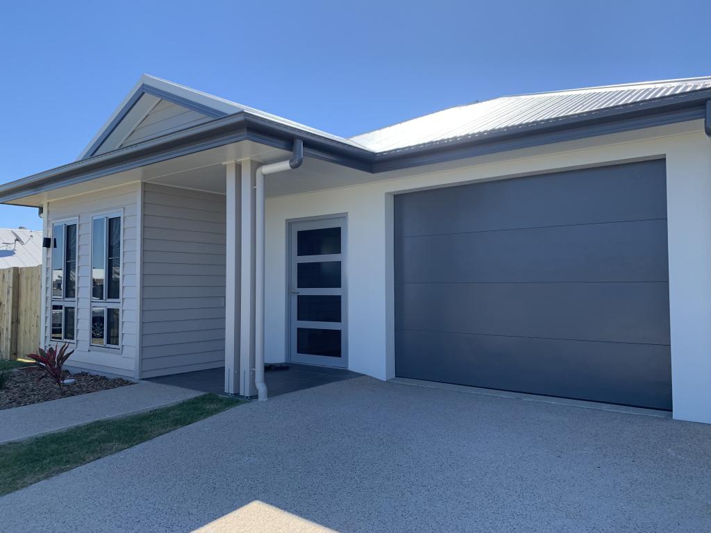 2 Henley Cl, Blacks Beach, QLD 4740