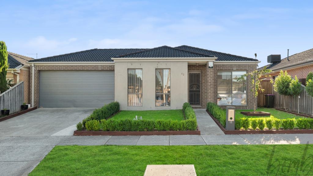 13 JOYFIELDS PL, WOLLERT, VIC 3750