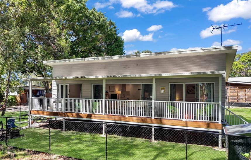 1 CYPRESS ST, COOCHIEMUDLO ISLAND, QLD 4184