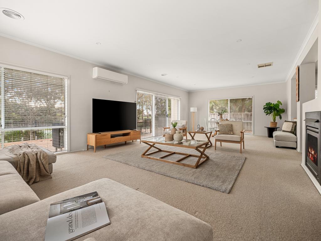 12 Barton Dr, Sandhurst, VIC 3977
