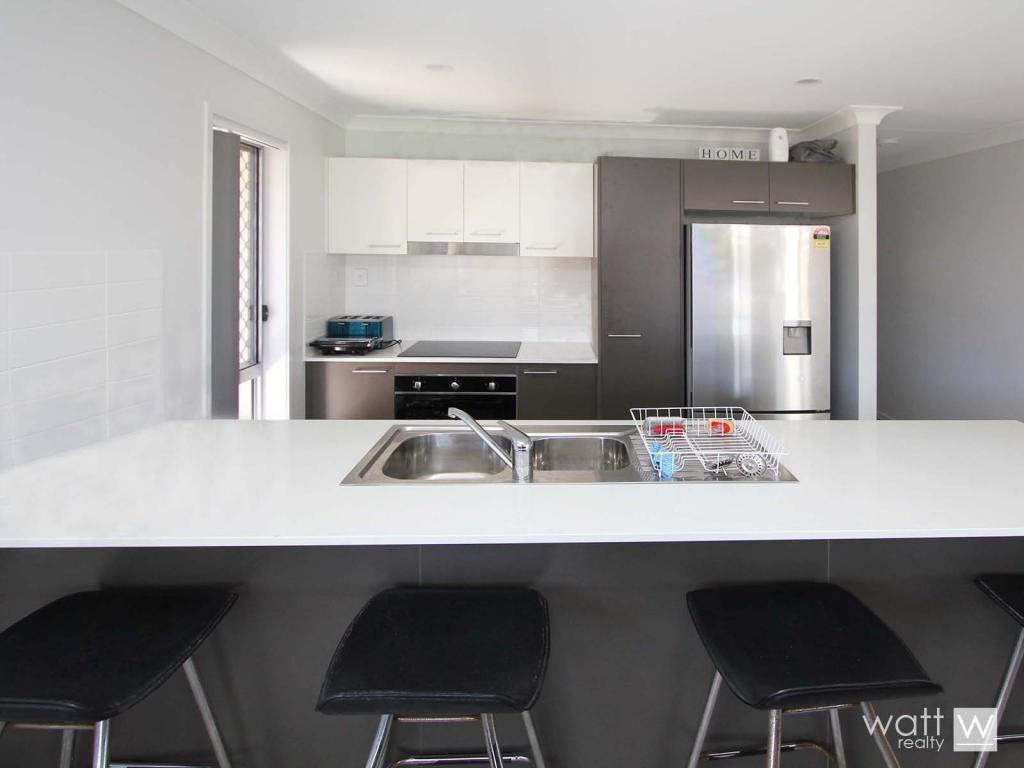 2/45 Jones St, Rothwell, QLD 4022