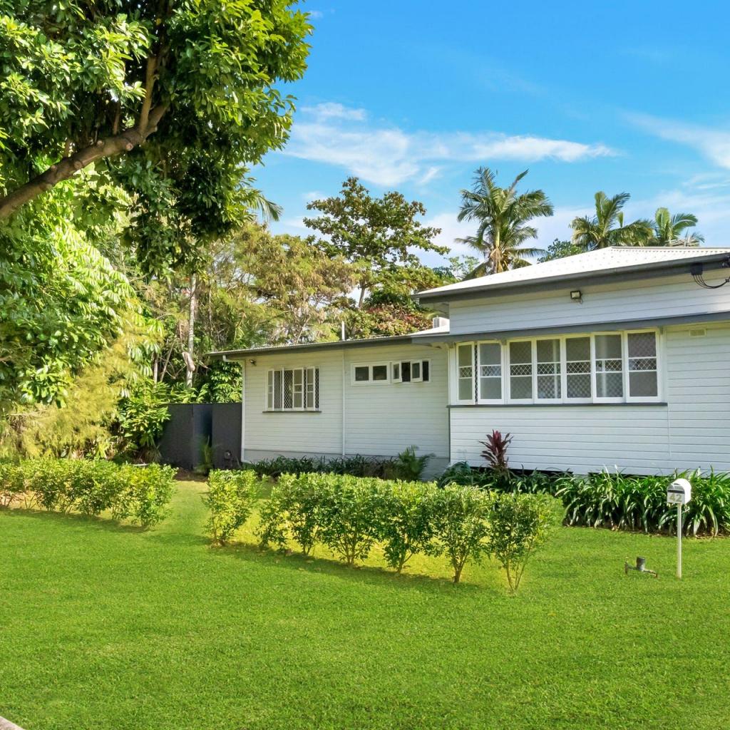 42 Lily St, Cairns North, QLD 4870