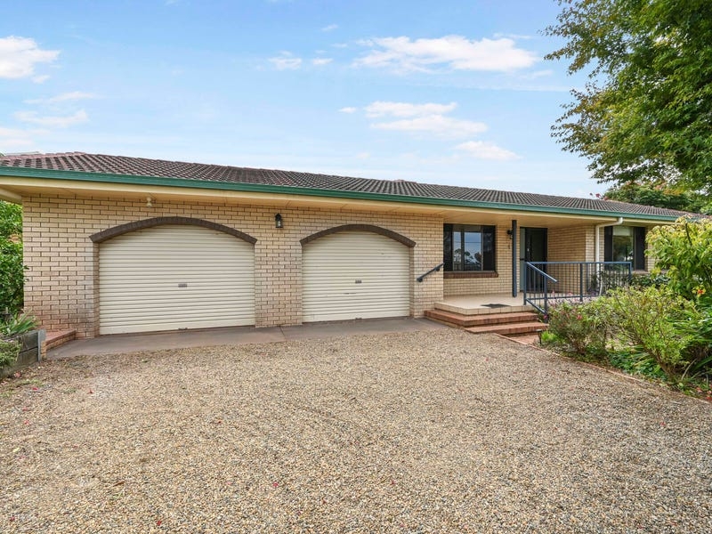 4 Hilltop Cres, Blue Mountain Heights, QLD 4350