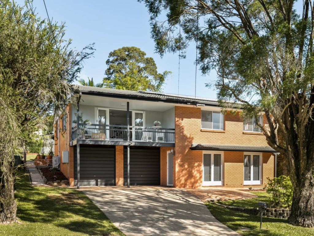 8 Belford St, Kenmore, QLD 4069