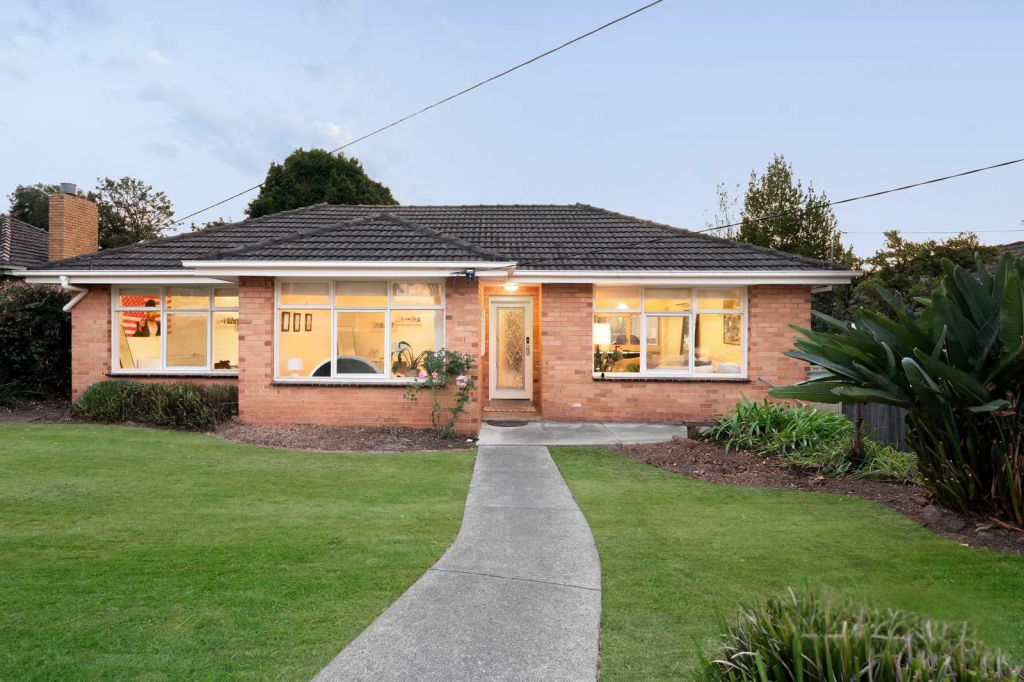 57 Headingley Rd, Mount Waverley, VIC 3149