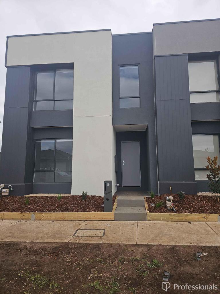 8 TURNING LOOP, FRASER RISE, VIC 3336