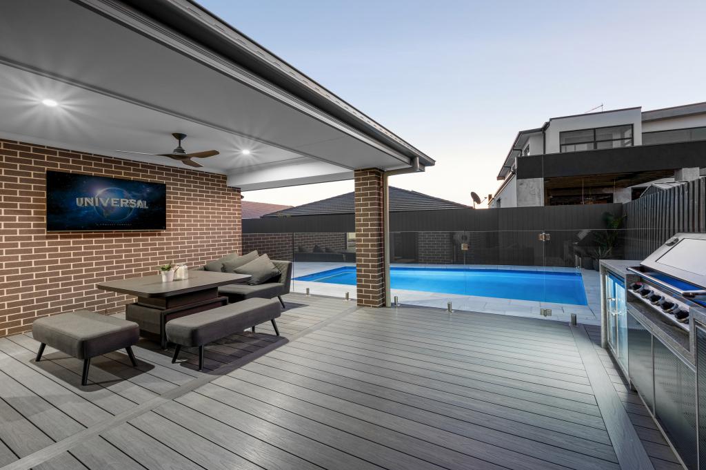 105 Pleasant Cct, Gledswood Hills, NSW 2557