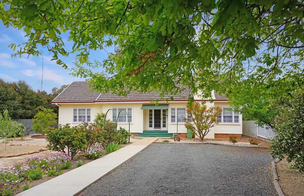 46 Kurrajong St, West Wyalong, NSW 2671