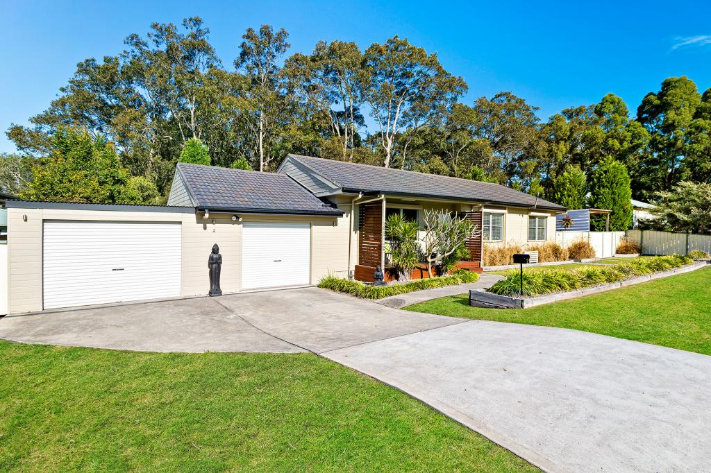 2 Balmoral Dr, Gorokan, NSW 2263