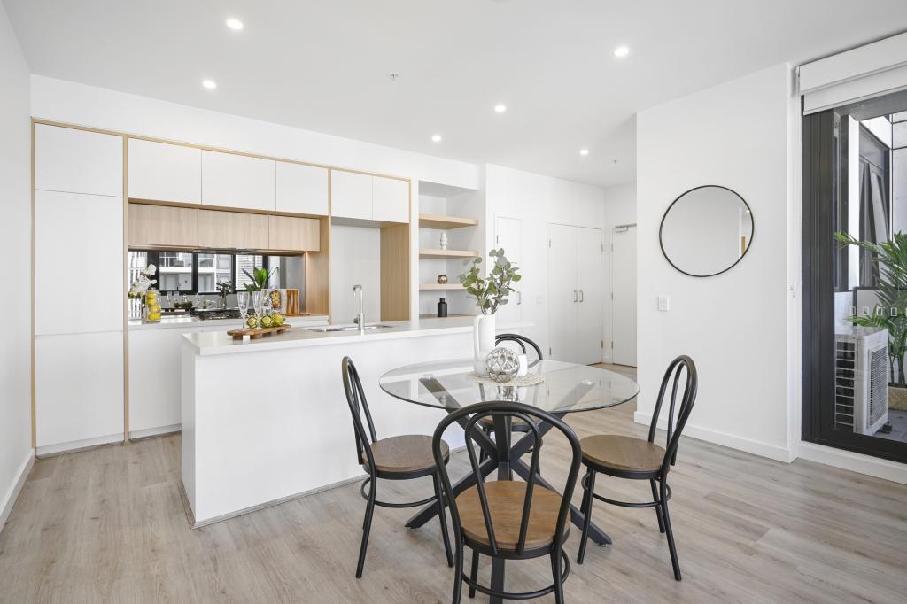 908/10 AVIATORS WAY, PENRITH, NSW 2750