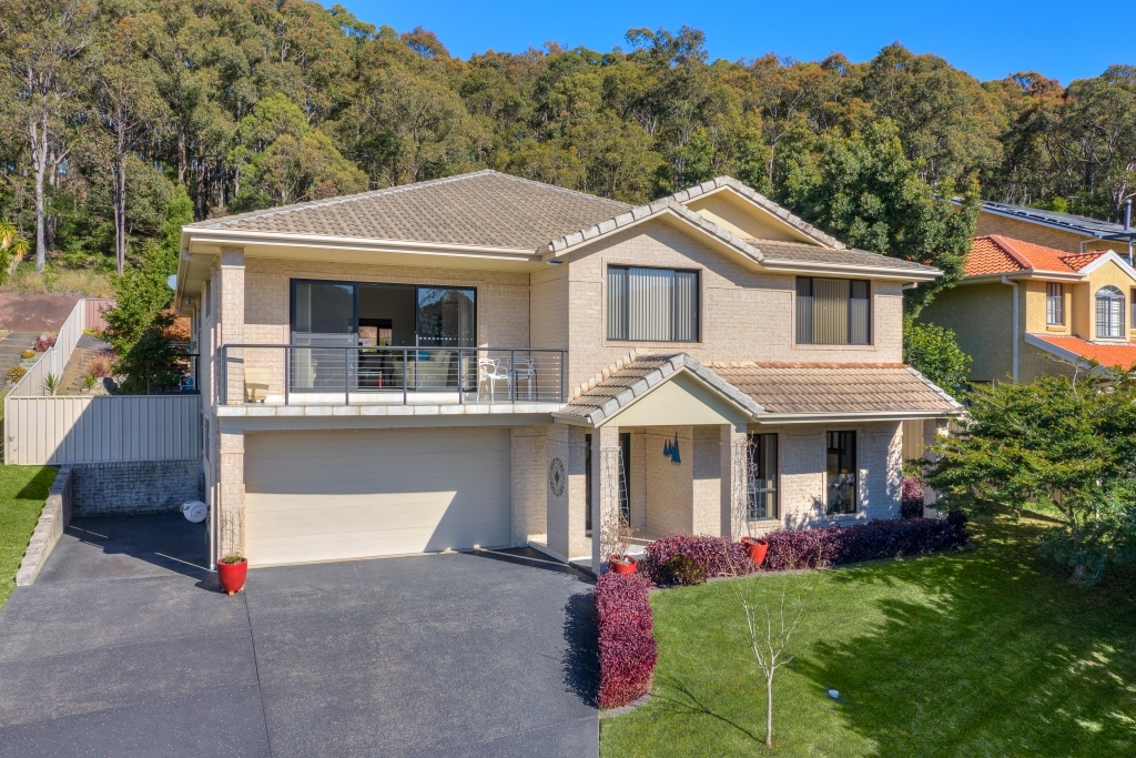 22 Pebble Beach Ct, Belmont, NSW 2280