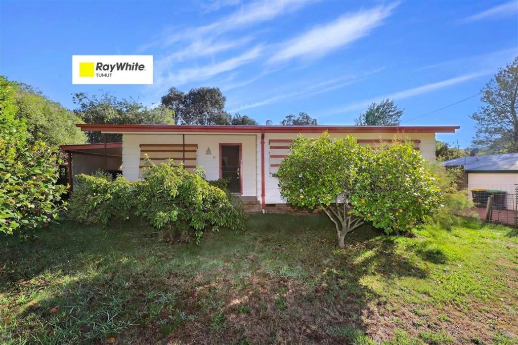 24 Lockhart St, Adelong, NSW 2729