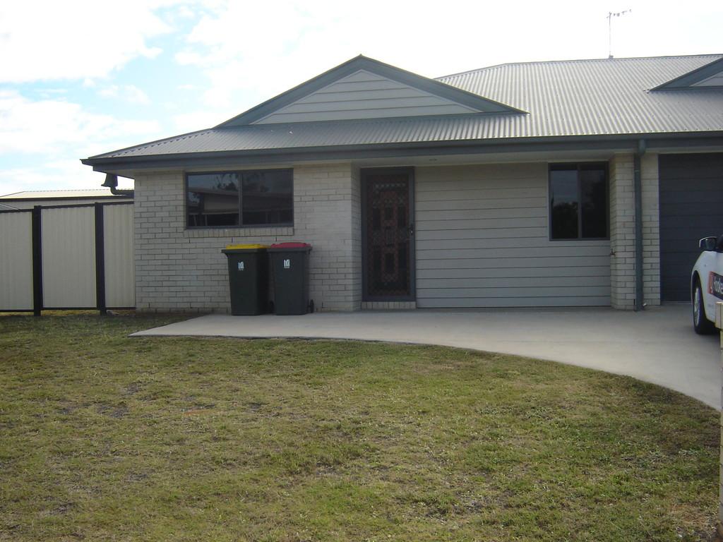 84B GROSVENOR DR, MORANBAH, QLD 4744